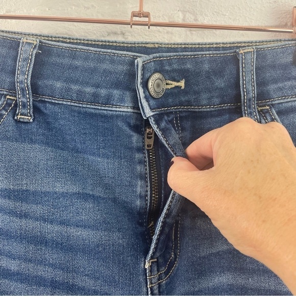 American Eagle Super High-Rise Mini Denim Skirt Size 4 Long - Picture 3 of 13